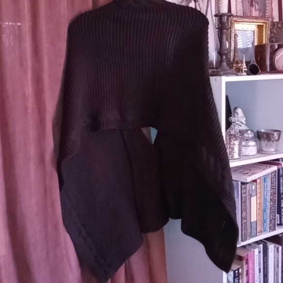 🤎Double Button Sweater Wrap - Picture 7 of 8